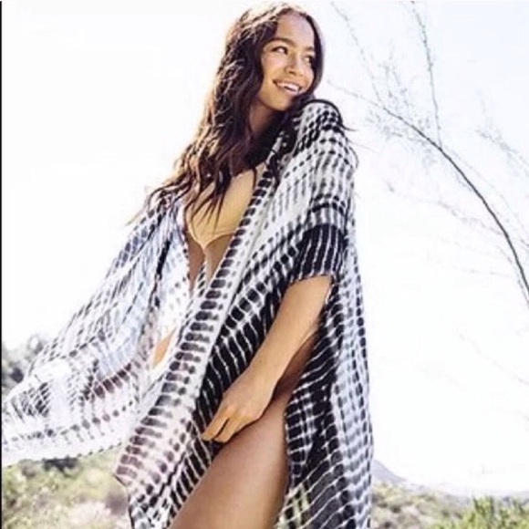 Michael Stars Accessories - Michael Stars 3 in 1 Ruana Scarf Sarong